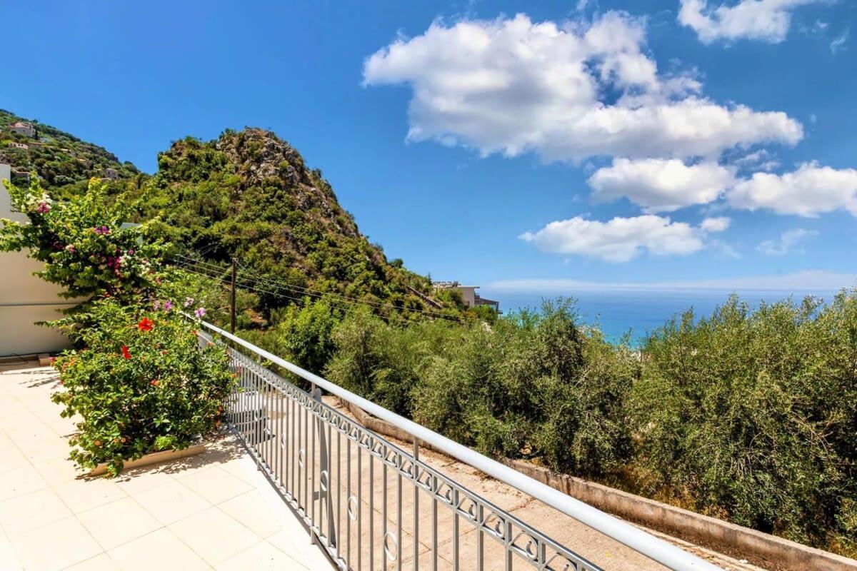 Aigli Fully Equipped Getaway - Seaview Lux Retreat Villa Kalamata Eksteriør billede
